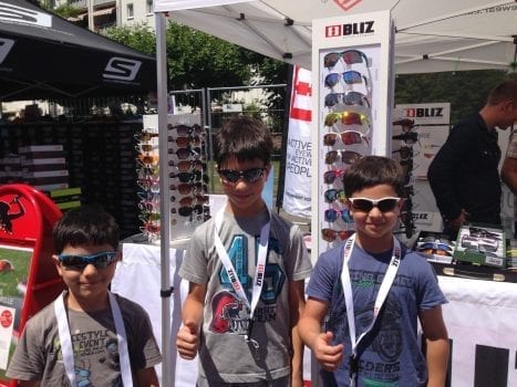 Zufriedene Kunden am Blizsstand Ironman Frankfurt 2014